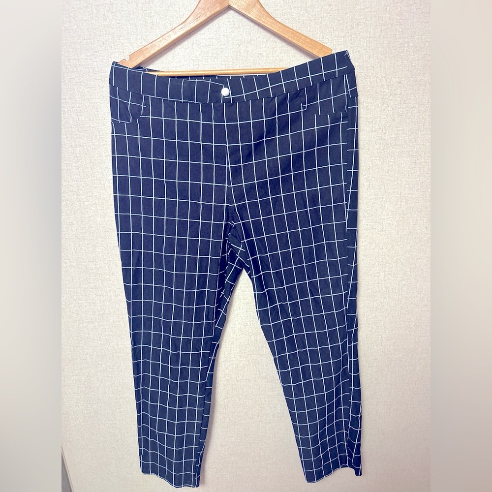 Women’s black & white Checkered Pants
